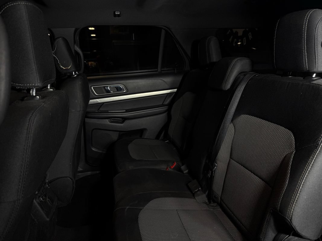 Used 2018 Ford Explorer XLT FWD image 18
