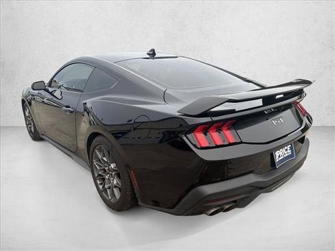 Used 2025 Ford Mustang GT Premium w/ GT Performance Package RWD image 3