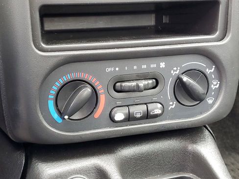 Used 2000 Saturn S-Series SL1 FWD image 12