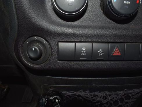 Used 2018 Jeep Wrangler Unlimited Sport S image 21