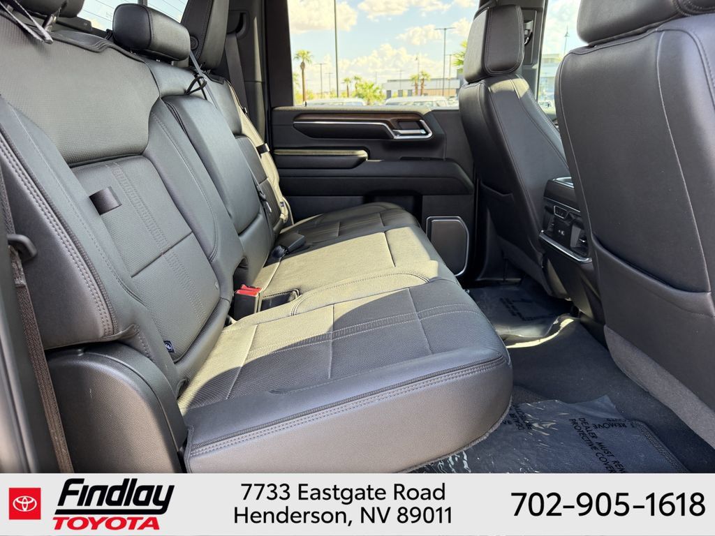 Used 2024 Chevrolet Silverado 3500 High Country w/ Technology Package AWD/4WD image 13