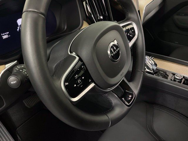 Certified 2026 Volvo XC60 B5 Plus AWD/4WD image 17