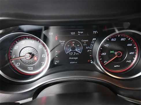 Used 2020 Dodge Charger SXT image 32