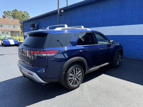Used 2022 Nissan Pathfinder SL w/ SL Premium Package image 26