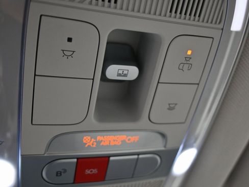 Used 2024 Hyundai Ioniq 5 Limited image 17