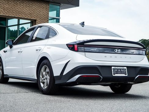 Used 2025 Hyundai Sonata SE FWD image 10