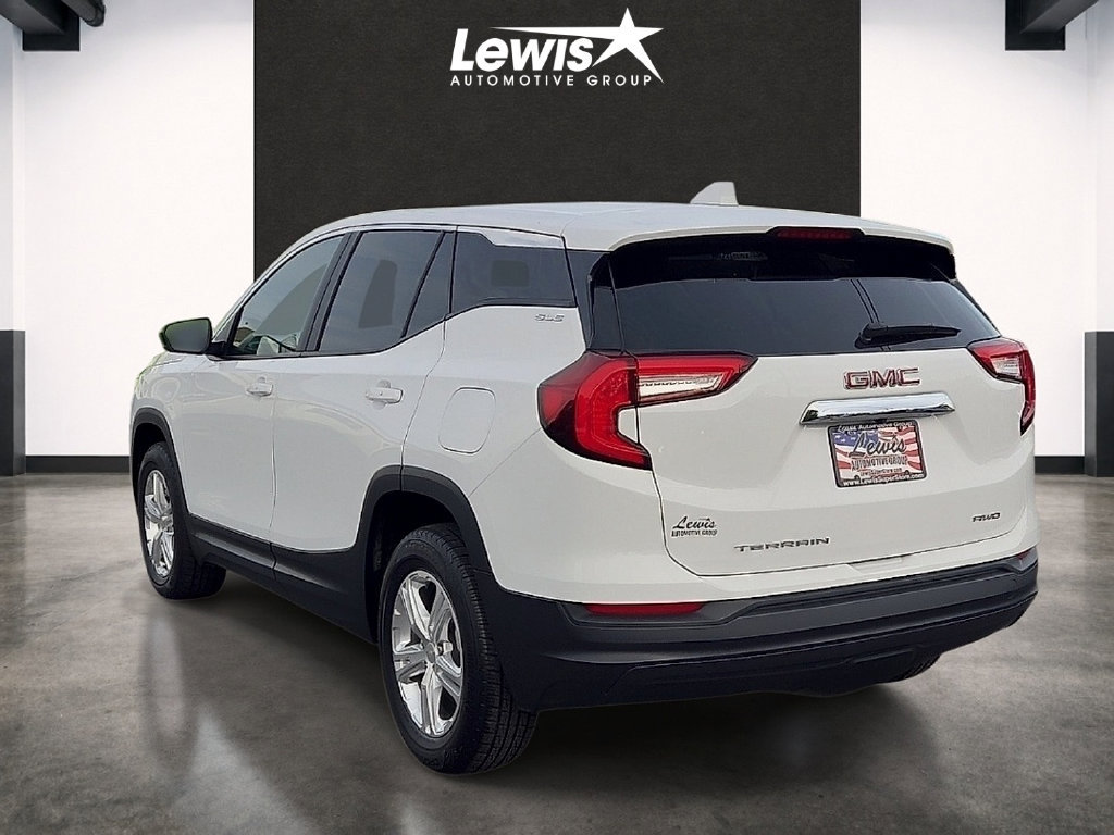 Used 2024 GMC Terrain SLE AWD/4WD image 3