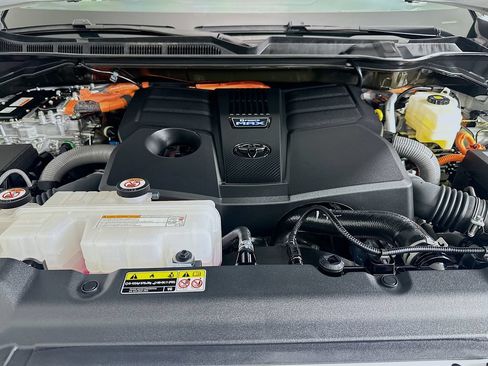 Certified 2025 Toyota Tundra Platinum AWD/4WD image 31