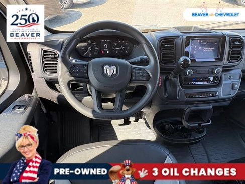 Used 2025 RAM ProMaster 2500 w/ Convenience Group FWD image 13