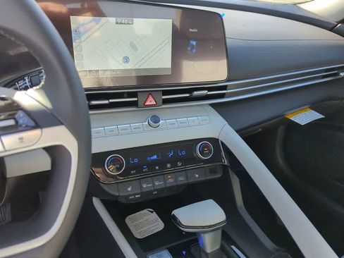 New 2026 Hyundai Elantra Limited FWD image 29
