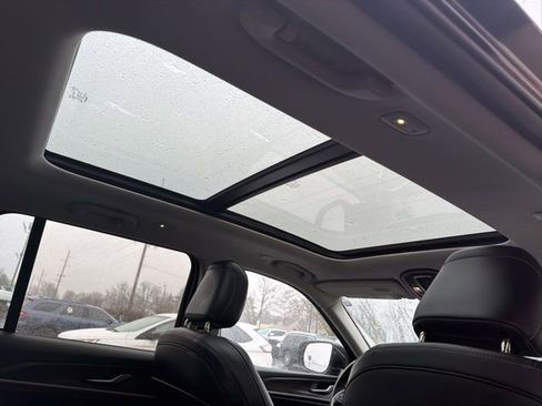 Used 2022 Jeep Grand Cherokee Limited image 7