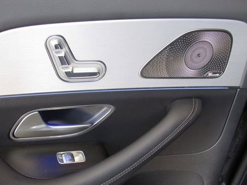 Used 2025 Mercedes-Benz GLS 450 4MATIC image 17