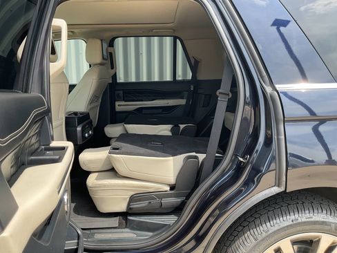 Used 2021 Ford Expedition Platinum AWD/4WD image 12