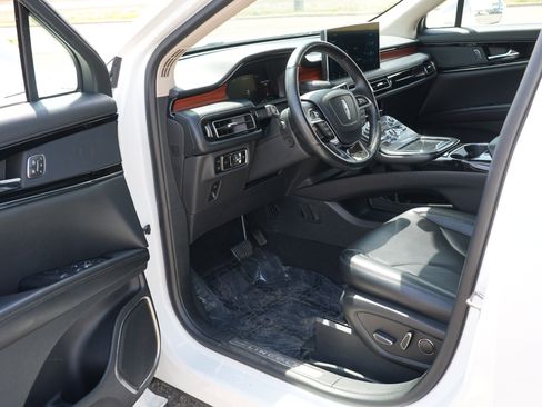 Used 2023 Lincoln Nautilus Reserve AWD/4WD image 15