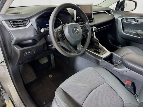 Used 2025 Toyota RAV4 XLE FWD image 7