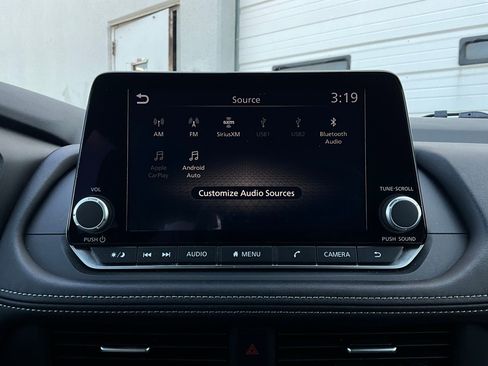 Used 2025 Nissan Rogue SV image 30