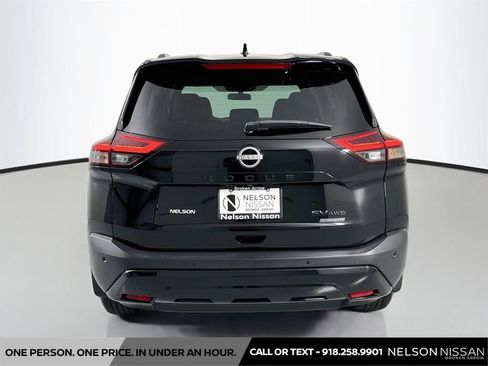Certified 2023 Nissan Rogue SV w/ SV Premium B Package AWD/4WD image 6