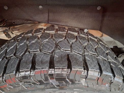 Used 2024 GMC Sierra 2500 AT4 w/ AT4 Premium Plus Package AWD/4WD image 90