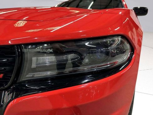 Used 2018 Dodge Charger SXT w/ Blacktop Package image 12