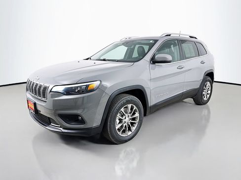 Used 2021 Jeep Cherokee Latitude Lux w/ Mopar Interior Package AWD/4WD image 3