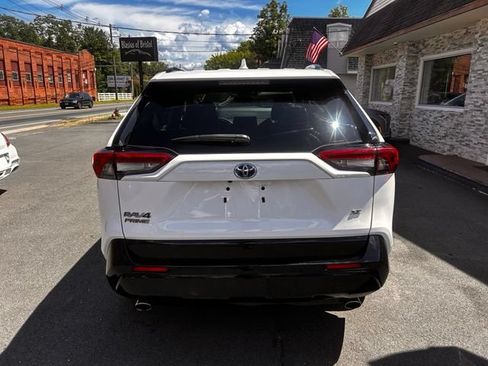 Used 2021 Toyota RAV4 SE w/ Weather & Moonroof Package AWD/4WD image 6