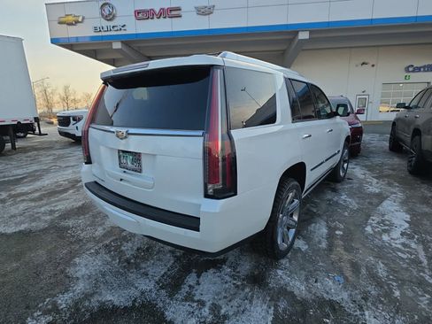 Used 2020 Cadillac Escalade Premium Luxury AWD/4WD image 3