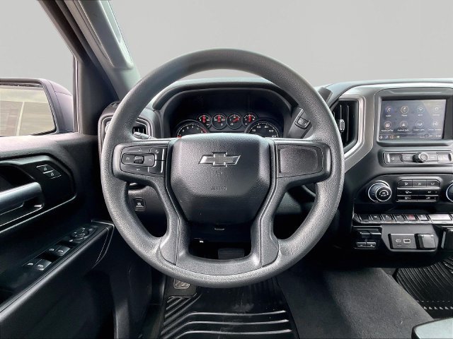 Used 2024 Chevrolet Silverado 1500 Custom Trail Boss w/ Dark Appearance Package AWD/4WD image 17