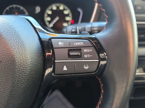 Used 2025 Honda Pilot Sport image 28