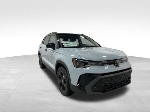 New 2026 Volkswagen Taos SE AWD/4WD image 6
