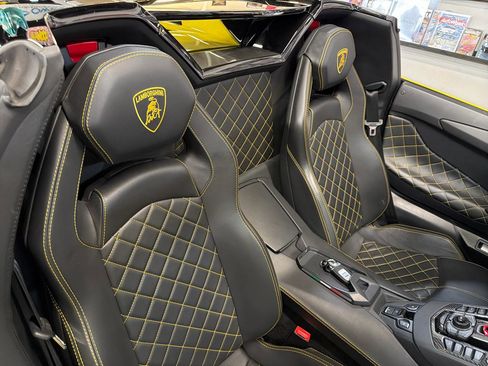 Used 2018 Lamborghini Aventador S AWD/4WD image 24