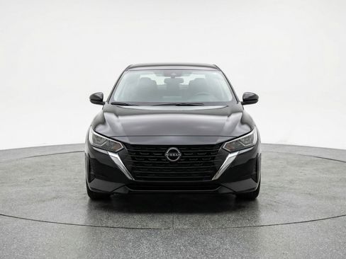 Used 2025 Nissan Sentra SV image 2