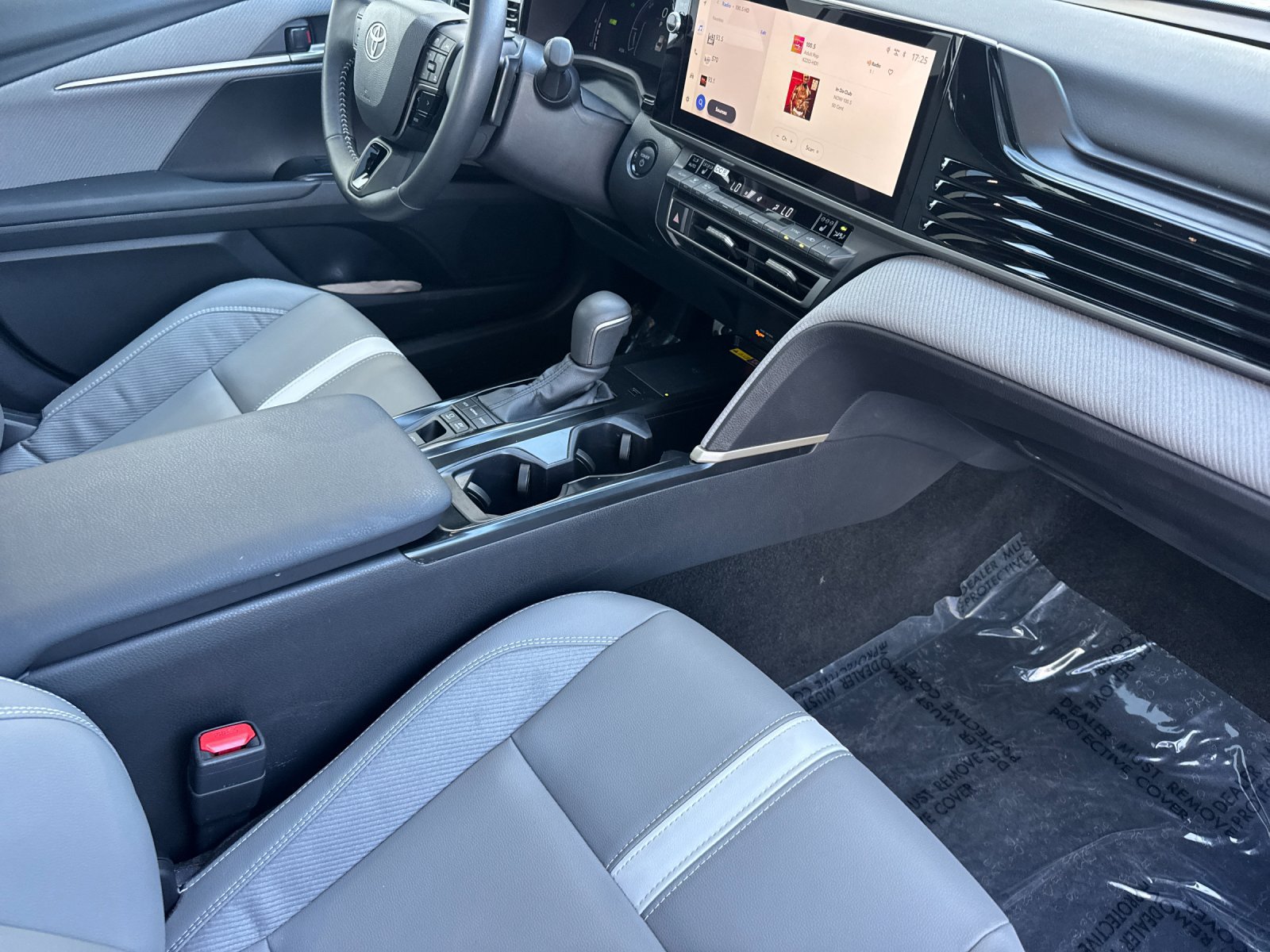 Used 2026 Toyota Camry SE w/ Multimedia Upgrade Package FWD image 15