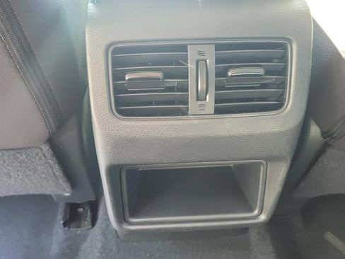 Used 2024 Nissan Rogue S AWD/4WD image 33