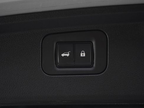 Used 2025 Nissan Armada SL AWD/4WD image 19