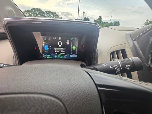 Used 2014 Chevrolet Volt Premium w/ Premium Trim Package FWD image 15