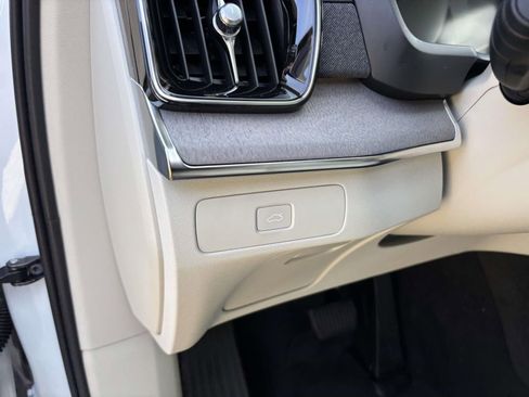 New 2026 Volvo XC90 B6 Ultra w/ Protection Package image 15