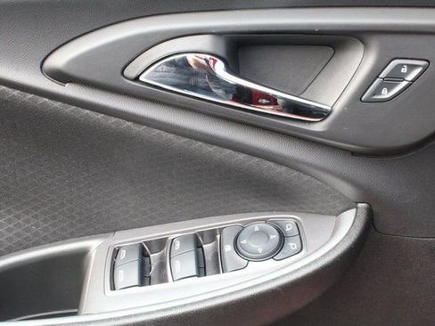 Used 2025 Chevrolet Malibu LT image 36