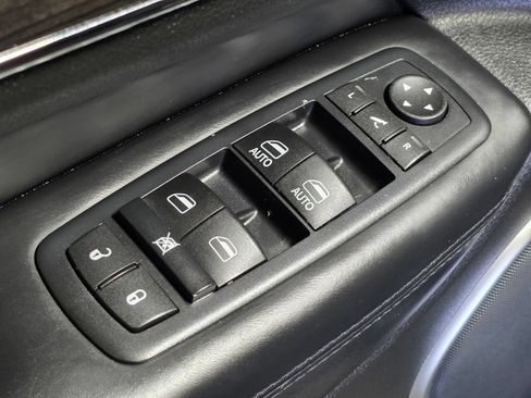 Used 2016 Jeep Grand Cherokee High Altitude AWD/4WD image 22