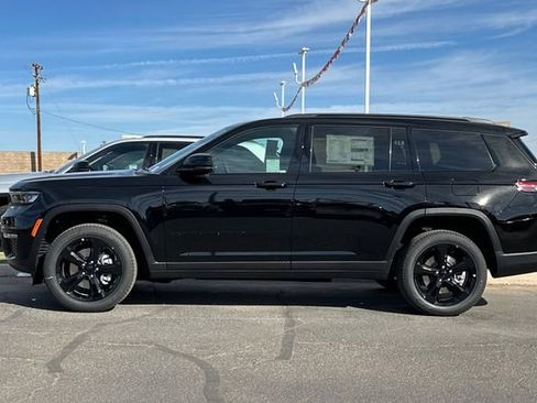 New 2025 Jeep Grand Cherokee L Limited w/ Black Appearance Package image 11