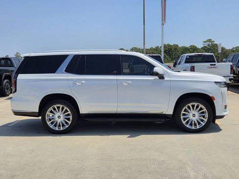 Used 2023 Cadillac Escalade Premium Luxury w/ LPO, Floor Liner Package AWD/4WD image 4