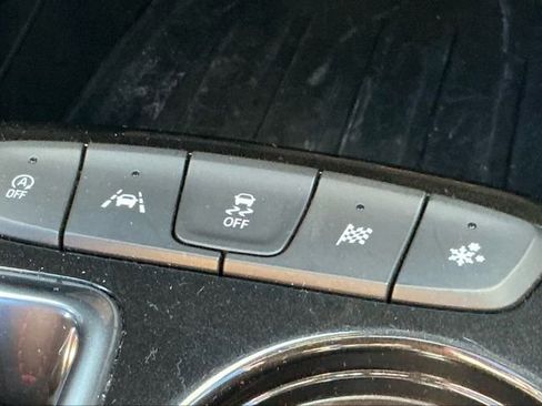 Used 2021 Chevrolet TrailBlazer RS w/ Sun and Liftgate Package image 36