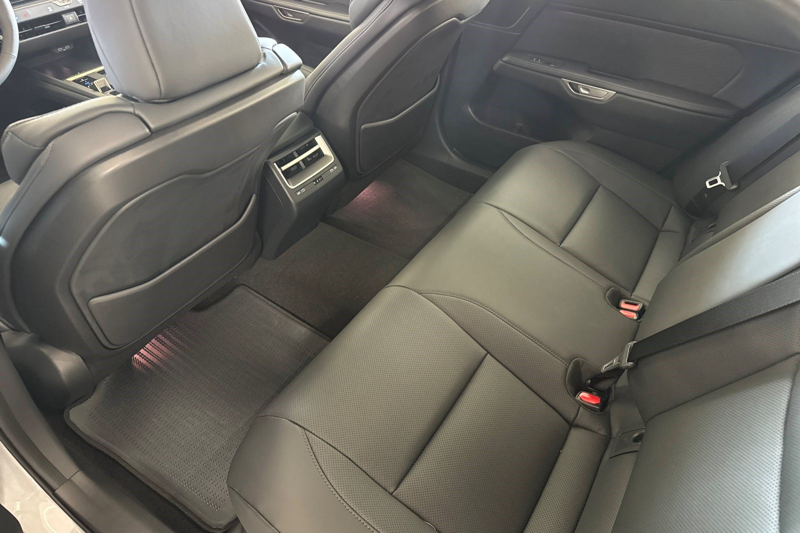 New 2026 Lexus ES 350h AWD w/ Convenience Package image 22