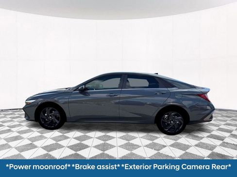 New 2026 Hyundai Elantra SEL Sport image 4