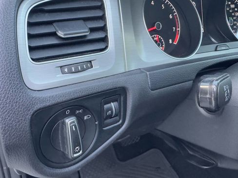 Used 2015 Volkswagen Golf S image 27