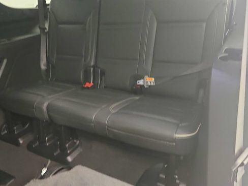 Used 2025 Chevrolet Tahoe Premier AWD/4WD image 25