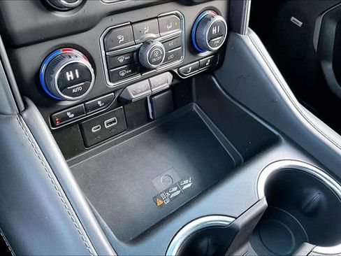 Used 2023 Chevrolet Tahoe LT w/ Luxury Package image 15