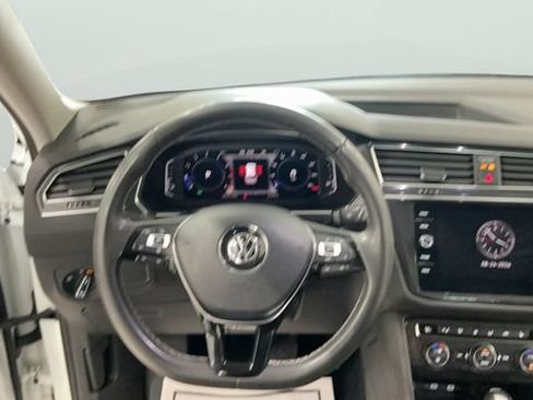 Used 2021 Volkswagen Tiguan SEL AWD/4WD image 11