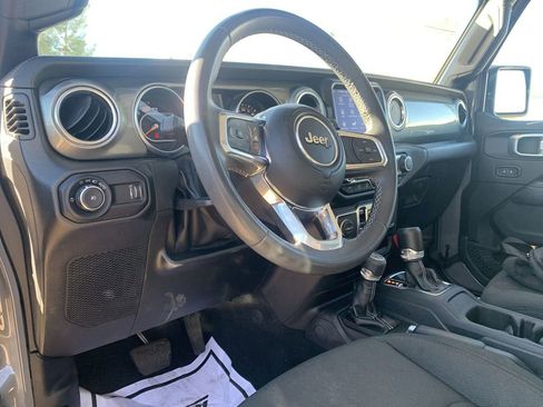 Used 2023 Jeep Wrangler Sahara image 7