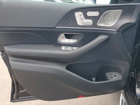 New 2026 Mercedes-Benz GLS 580 4MATIC image 19