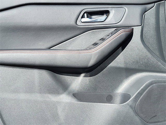 Used 2026 Nissan Rogue SV AWD/4WD image 6